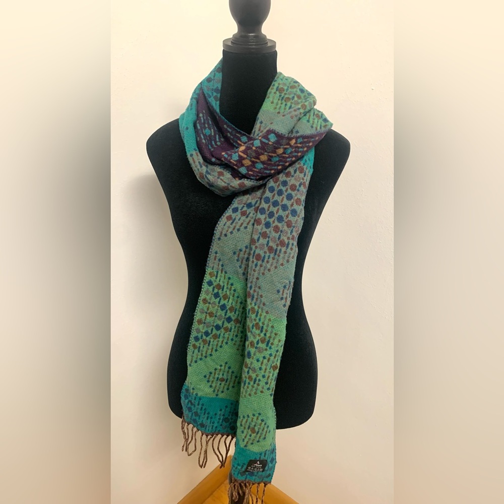 V. Fraas reversible multicolor scarf